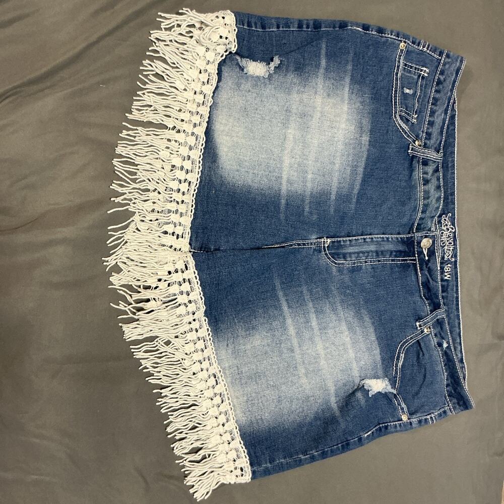 Revolt Size 18W Blue Denim And White Fringe Boho Shorts #3782